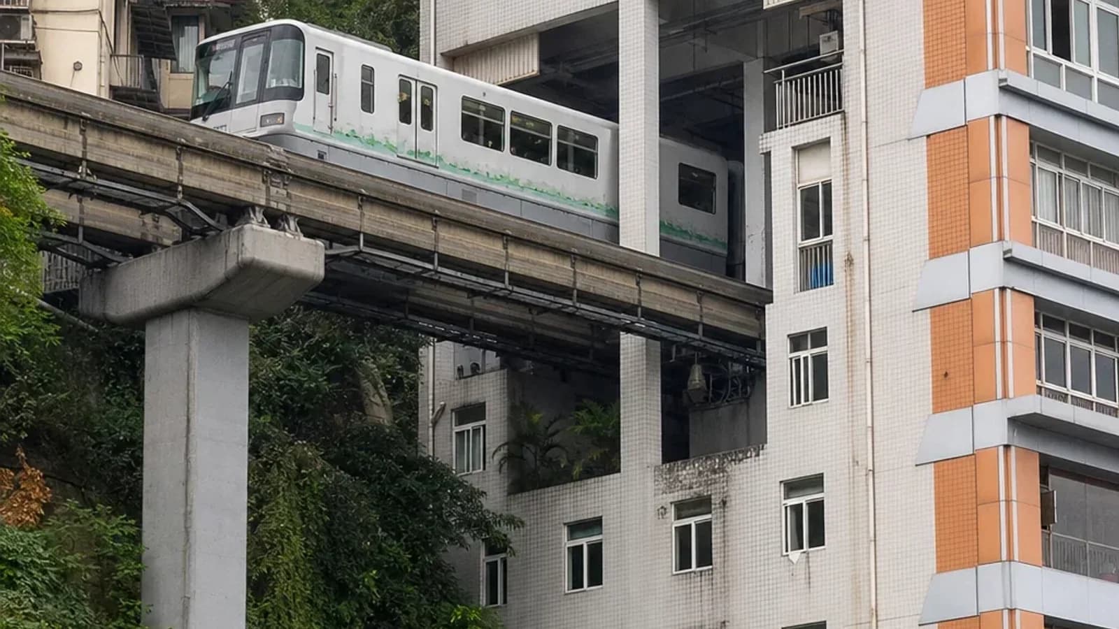 Liziba monorail in Chongqing