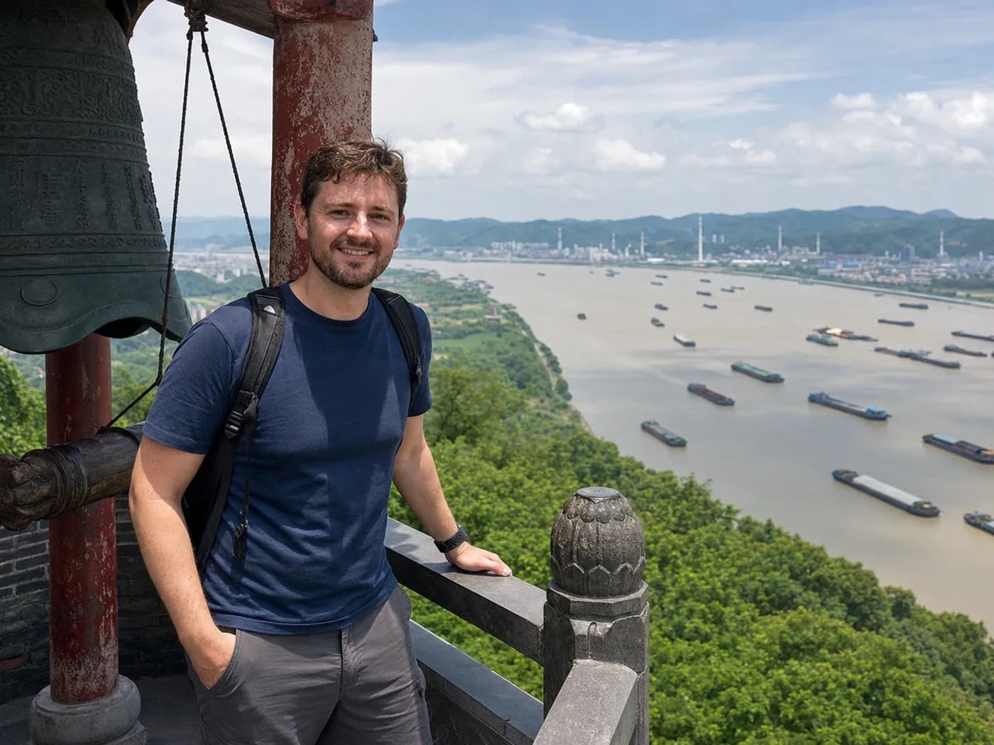 Travelers watching Yangtze traffic