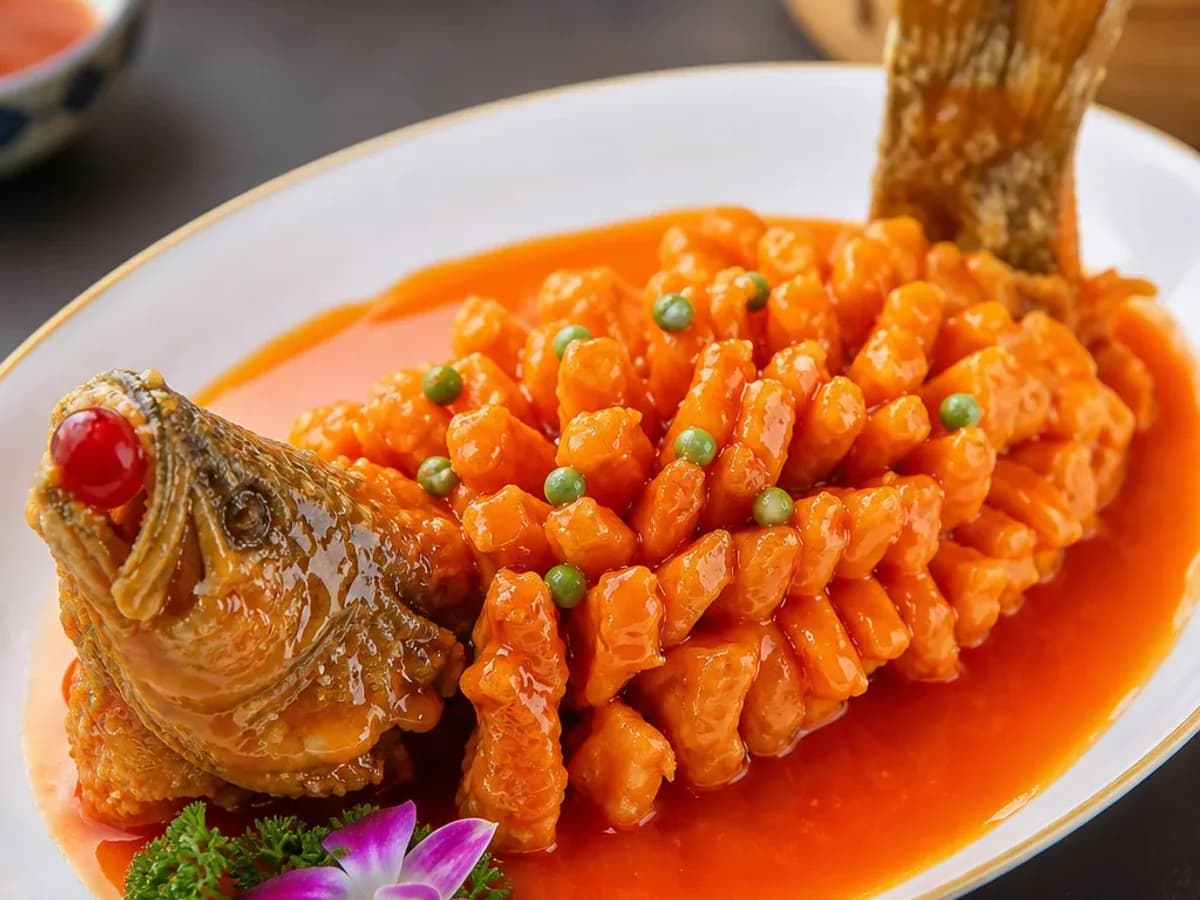 Squirrel-shaped mandarin fish in Suzhou