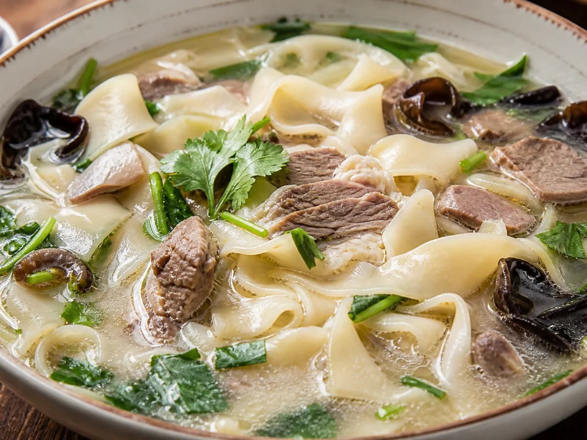 Henan stewed noodles in Zhengzhou